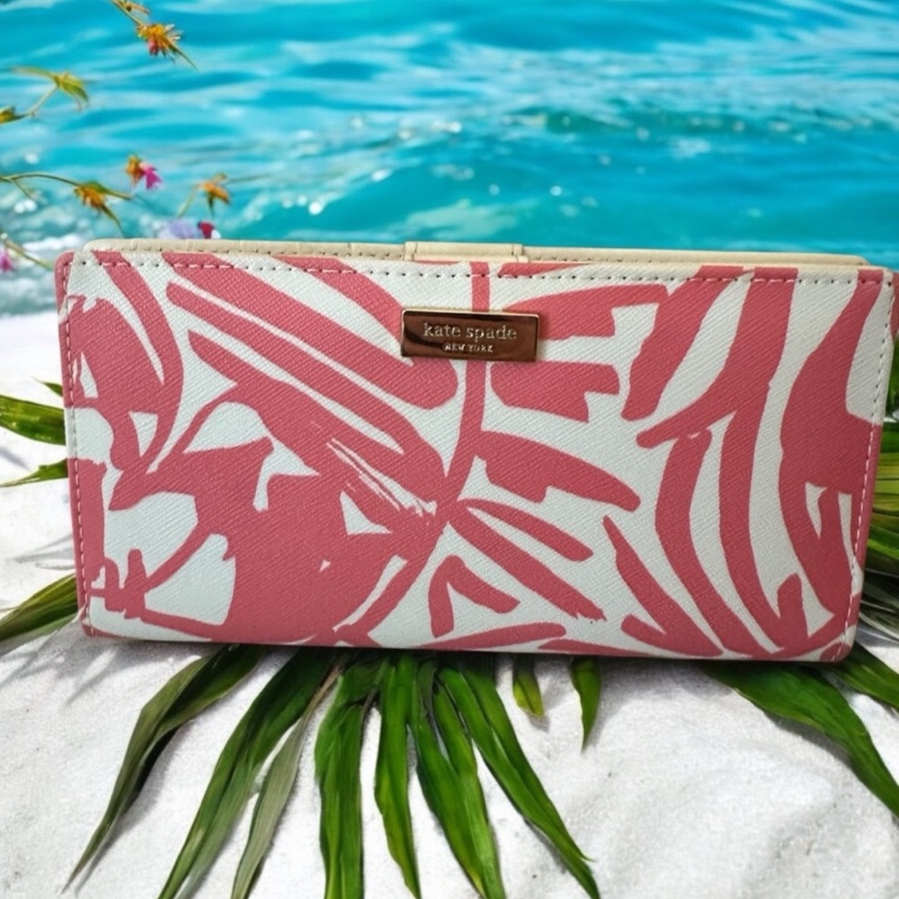 Kate Spade Neda Grant Street Peony Gorgeous Pink Palm Grainy Vinyl Wallet
